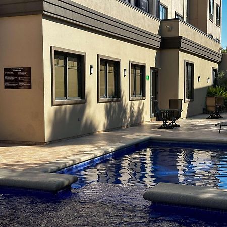Best Western Premier Monterrey Aeropuerto Apodaca Extérieur photo The pool at the hotel