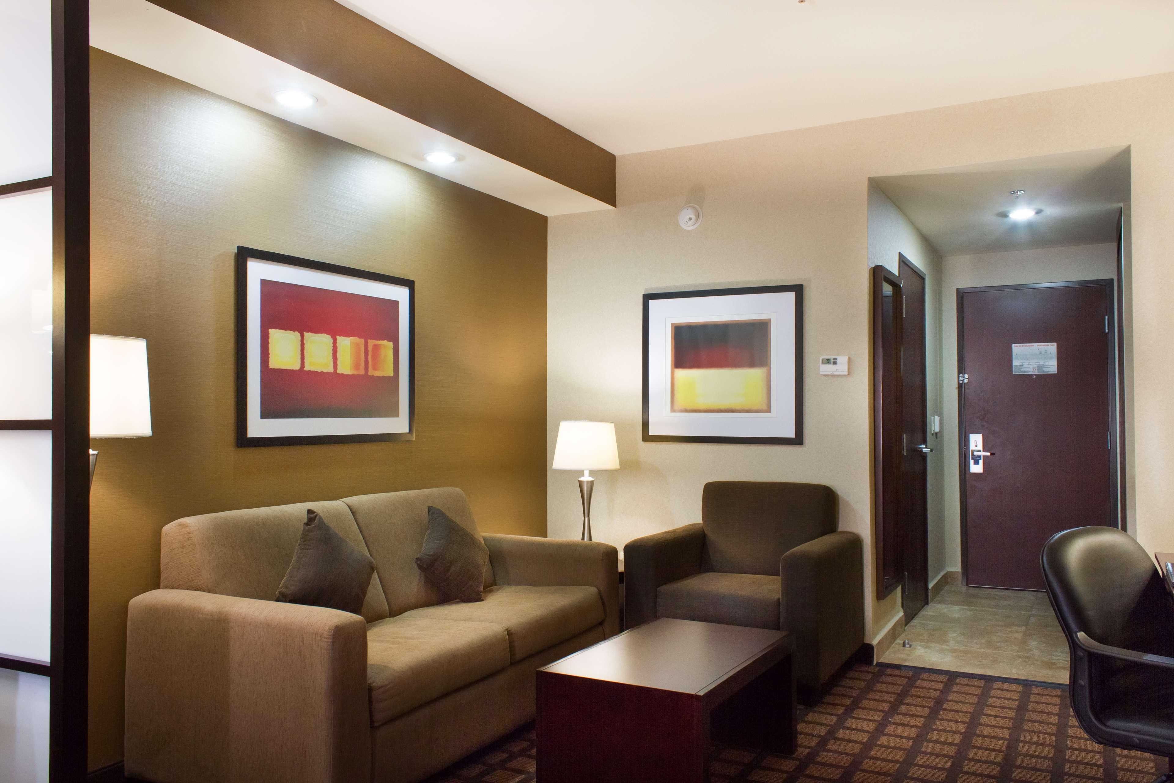Best Western Premier Monterrey Aeropuerto Apodaca Extérieur photo Suite at the Residence Inn