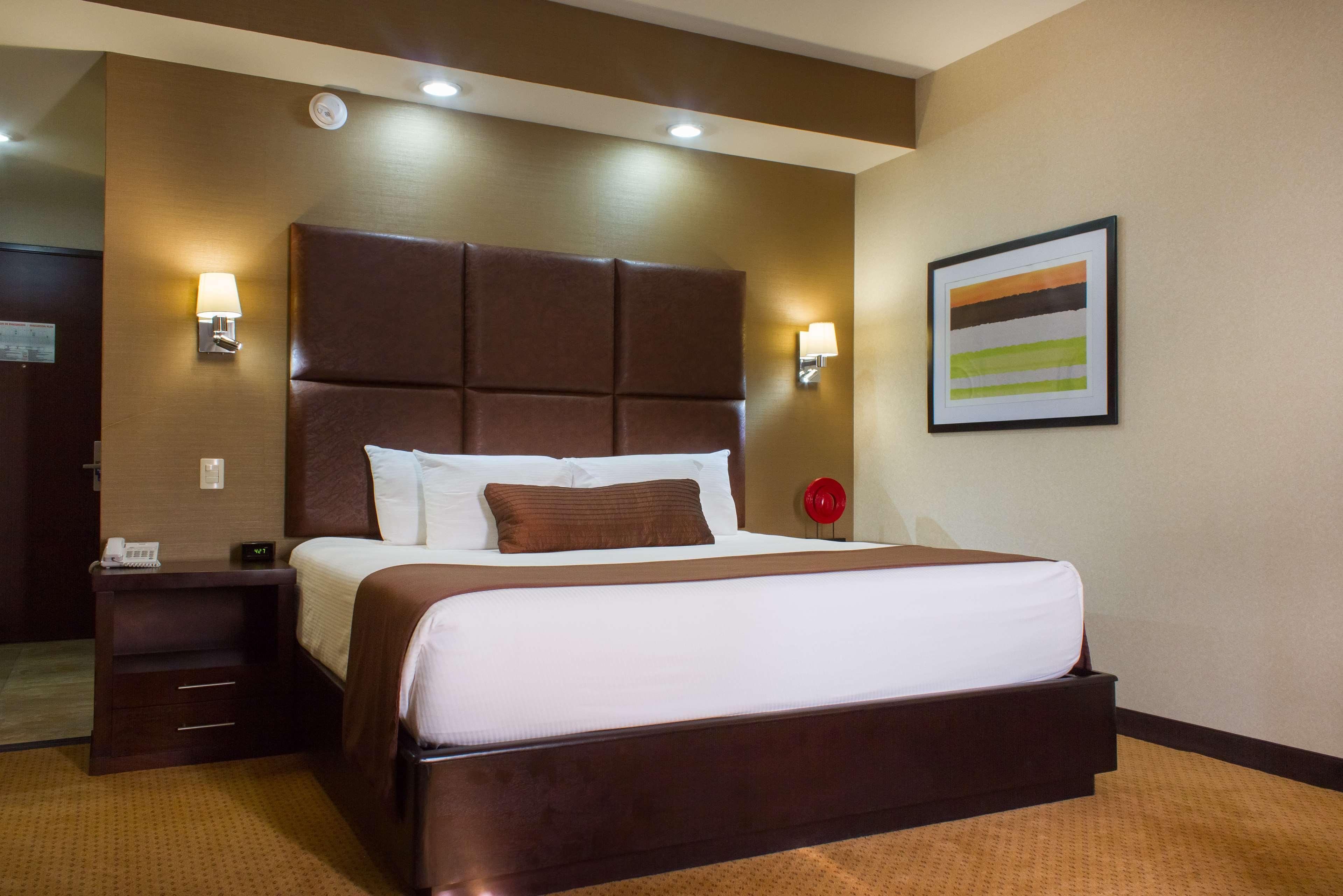Best Western Premier Monterrey Aeropuerto Apodaca Extérieur photo A typical room at the hotel