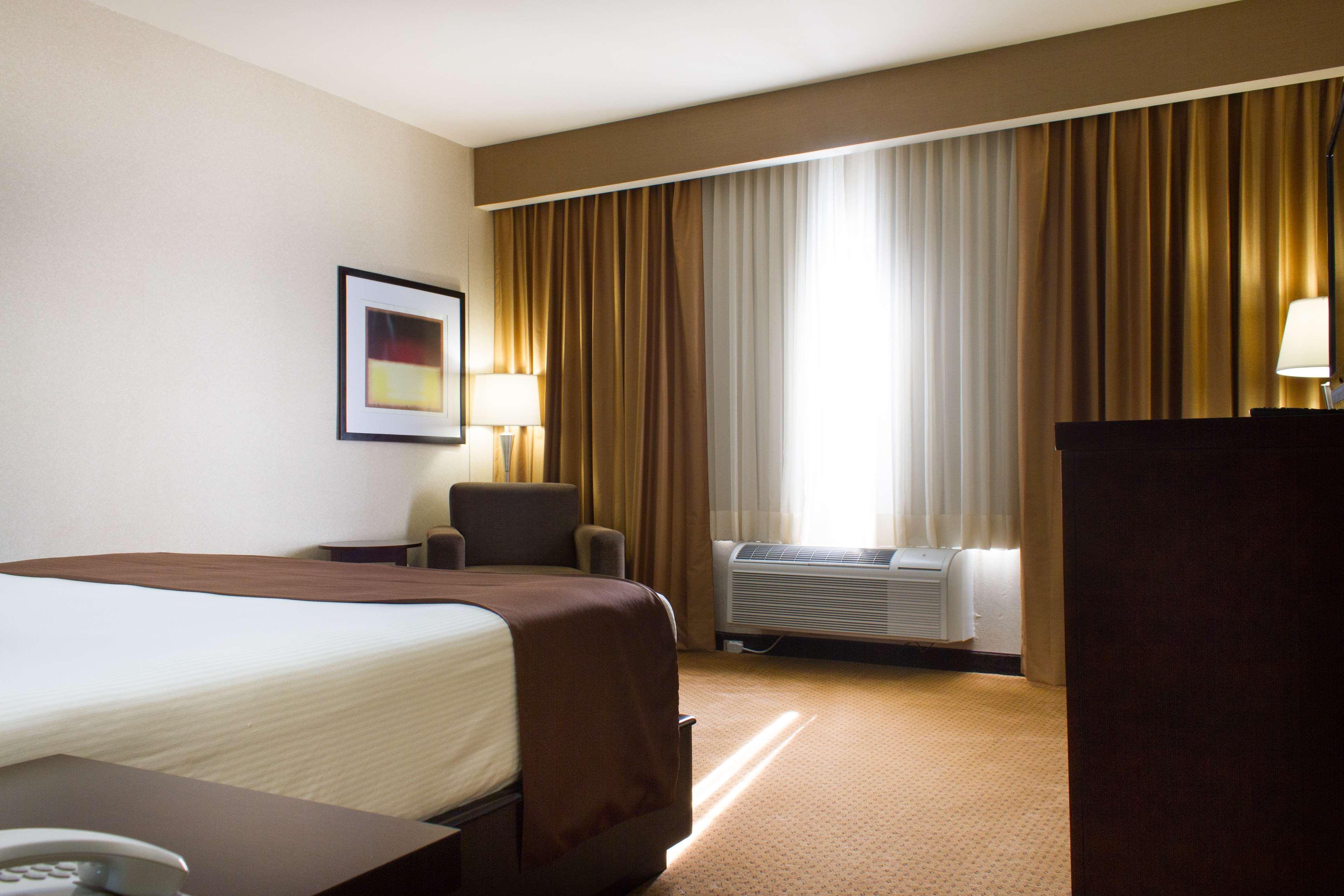 Best Western Premier Monterrey Aeropuerto Apodaca Extérieur photo A typical room at the Holiday Inn Express