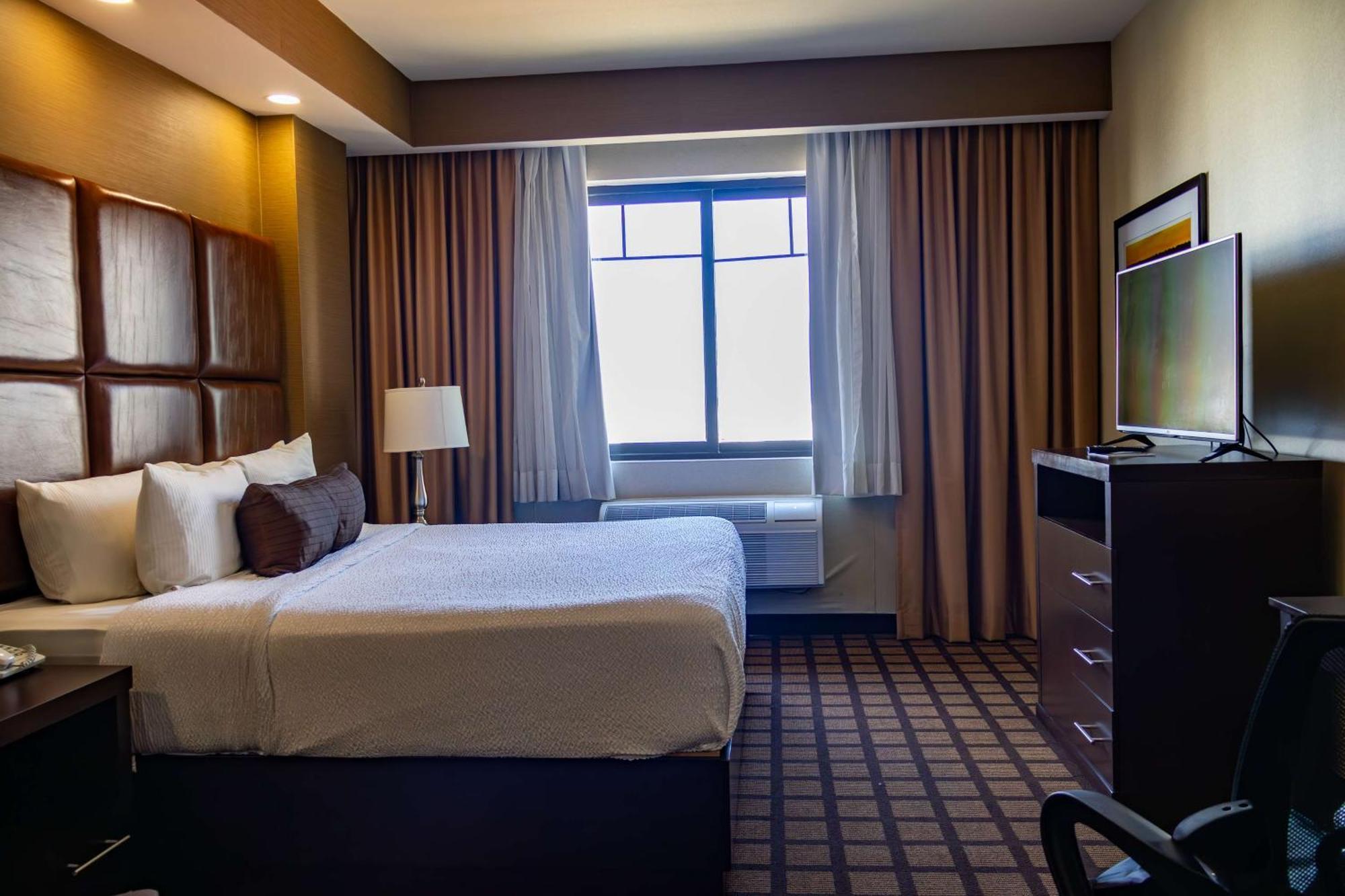Best Western Premier Monterrey Aeropuerto Apodaca Extérieur photo A typical bedroom in a typical hotel