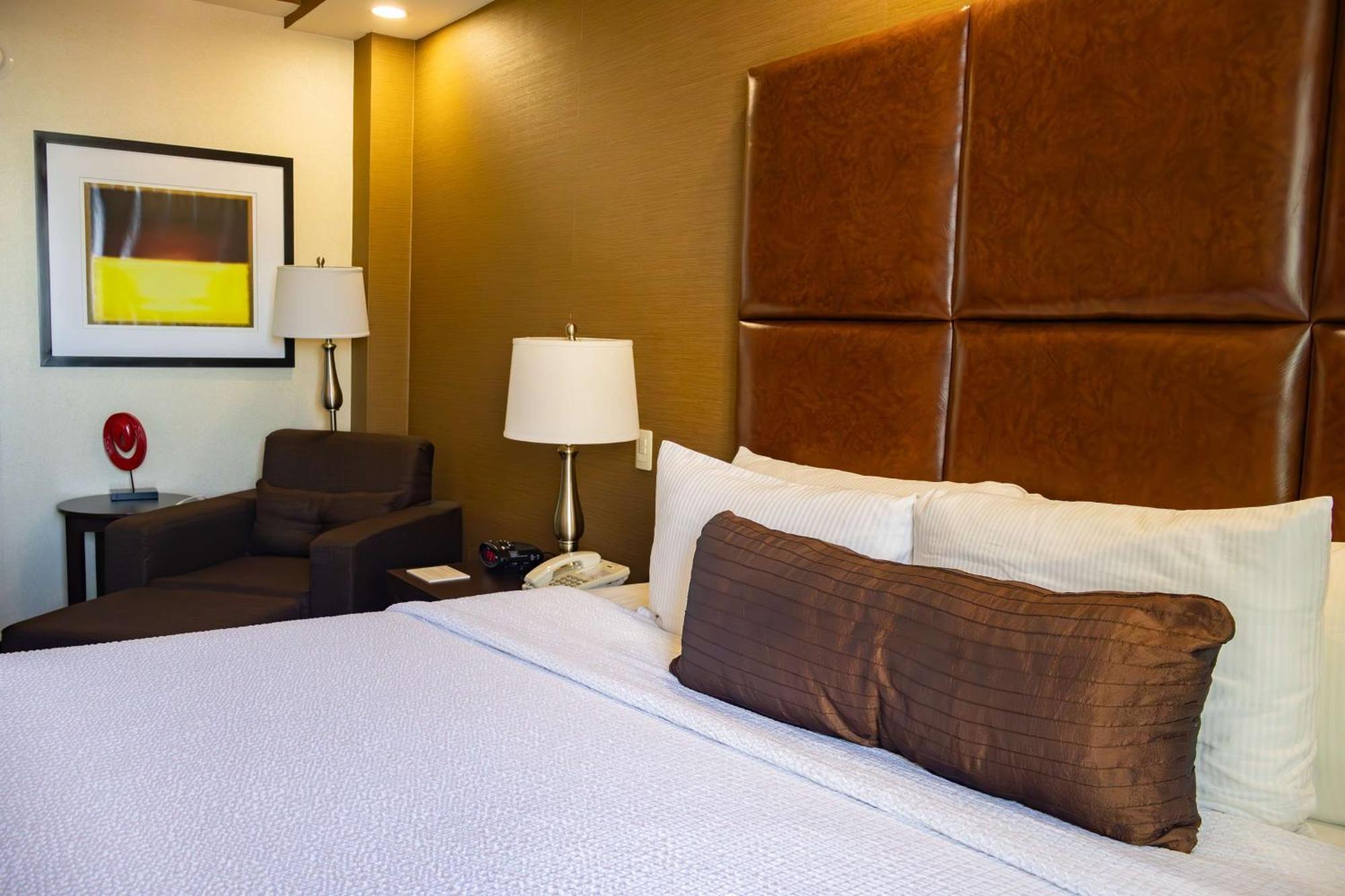 Best Western Premier Monterrey Aeropuerto Apodaca Extérieur photo A typical room at the hotel