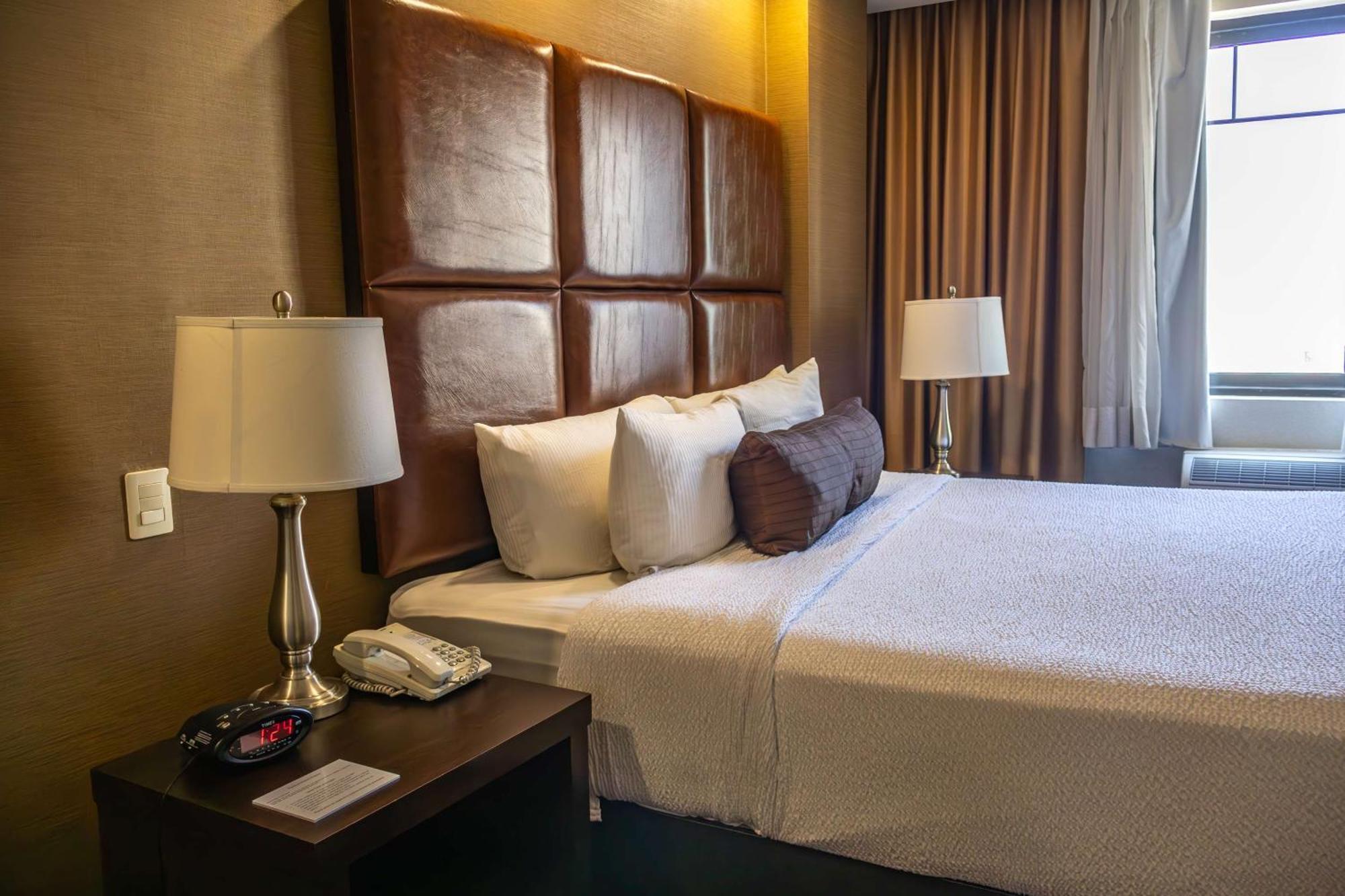 Best Western Premier Monterrey Aeropuerto Apodaca Extérieur photo A room at the hotel