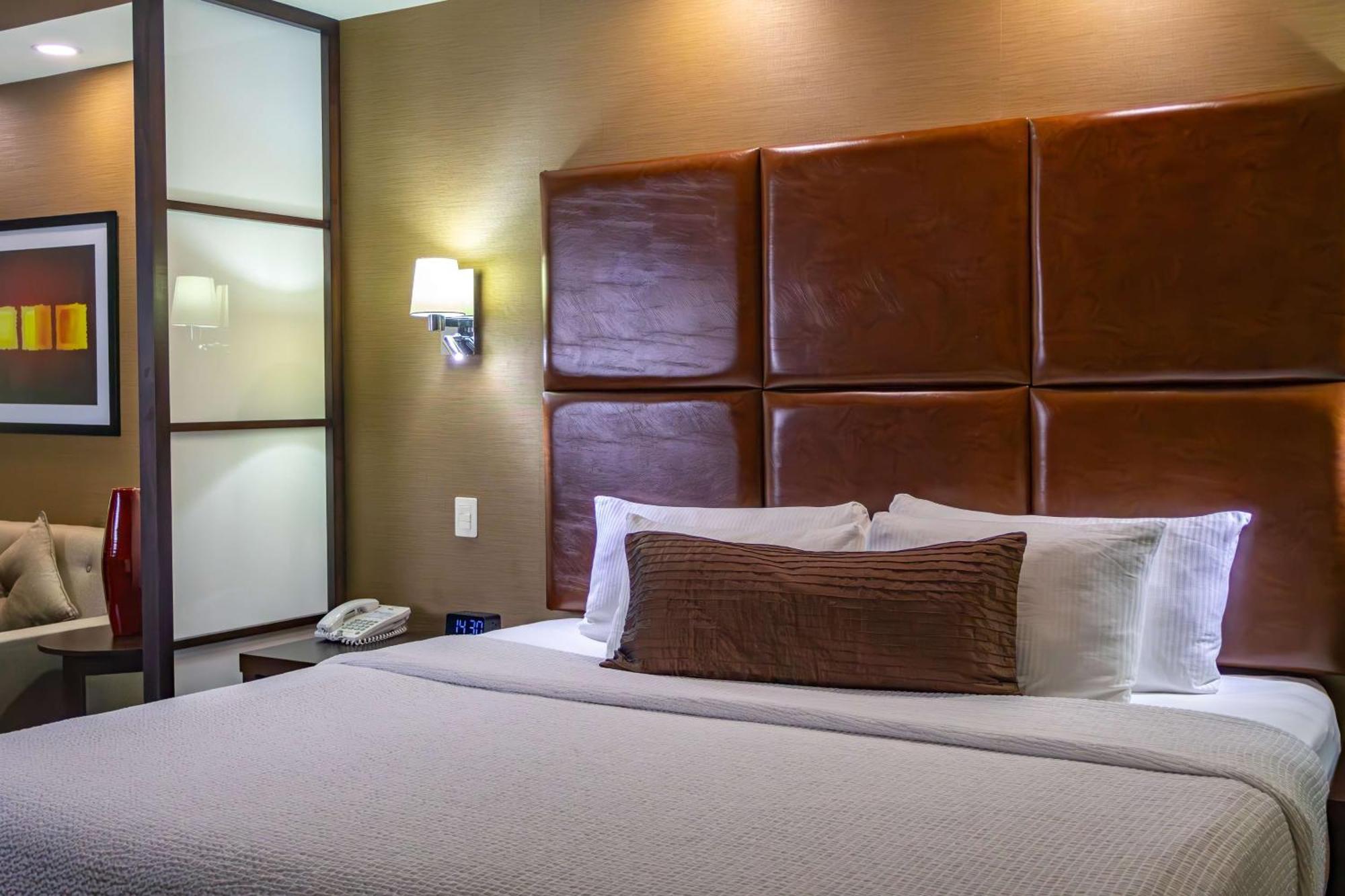 Best Western Premier Monterrey Aeropuerto Apodaca Extérieur photo A typical bedroom at the Residence Inn