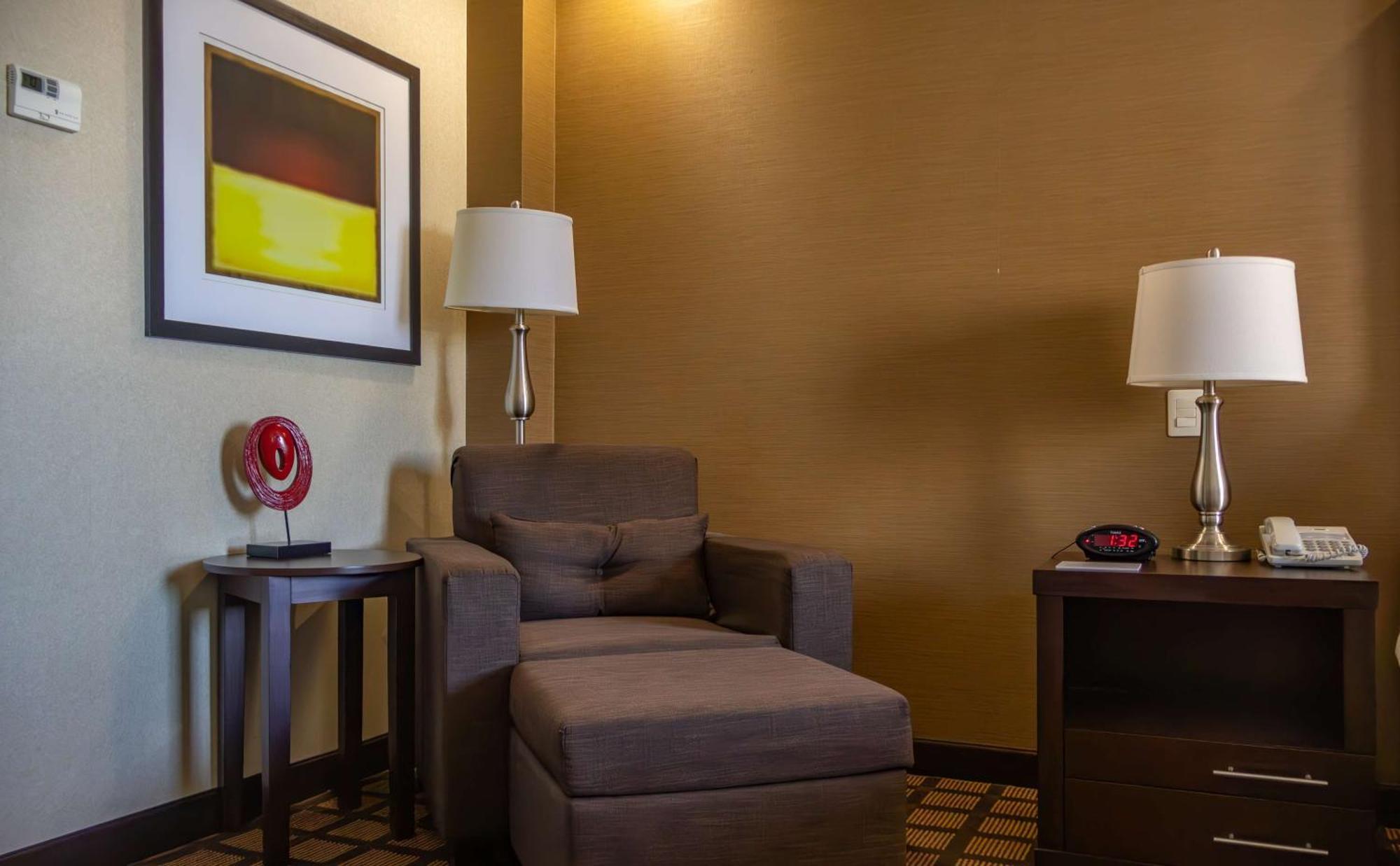 Best Western Premier Monterrey Aeropuerto Apodaca Extérieur photo A room at the Residence Inn