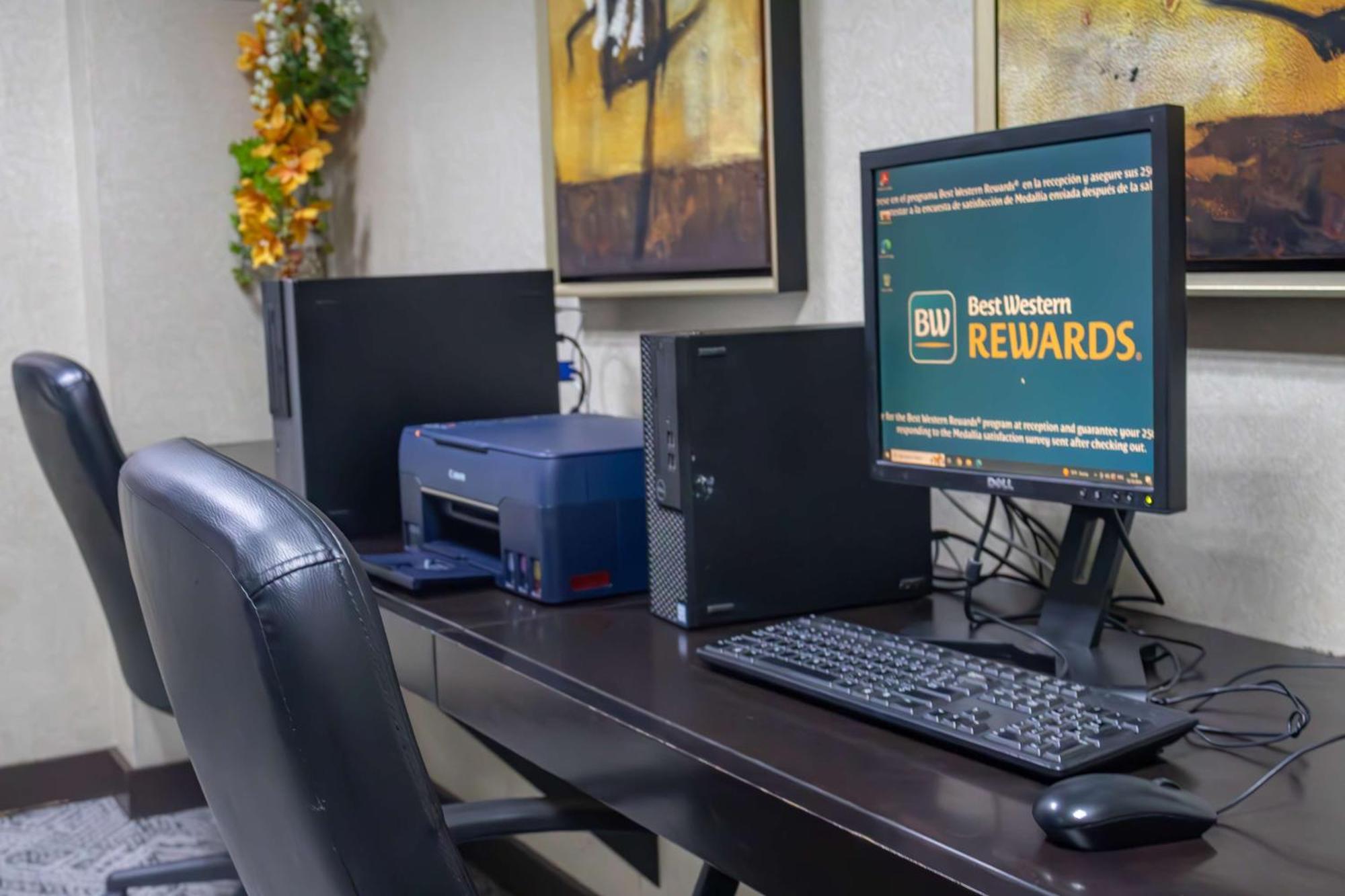 Best Western Premier Monterrey Aeropuerto Apodaca Extérieur photo A computer with a printer
