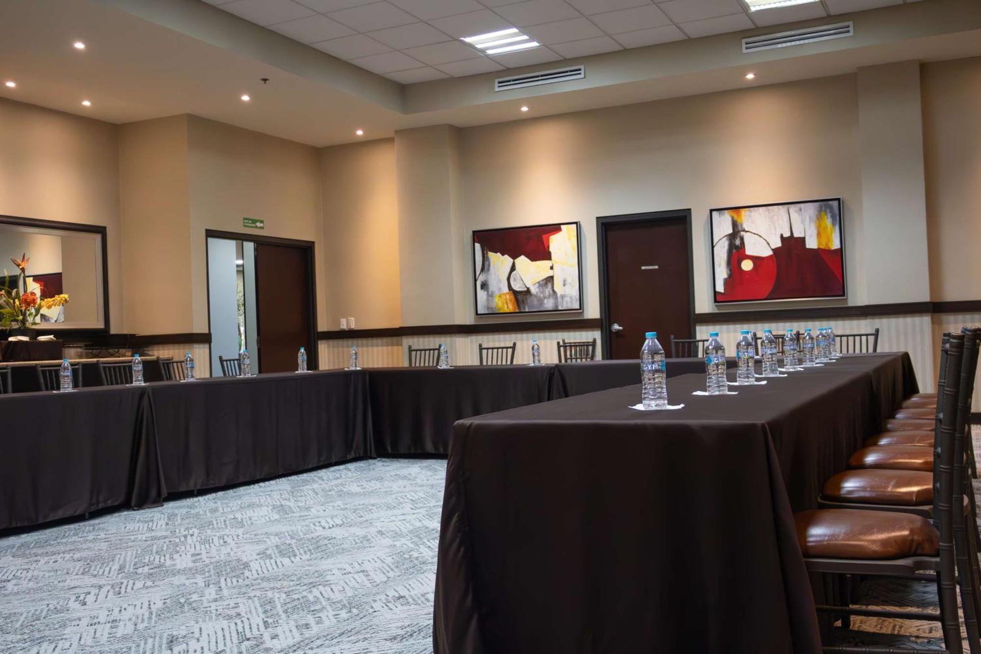 Best Western Premier Monterrey Aeropuerto Apodaca Extérieur photo Meeting room