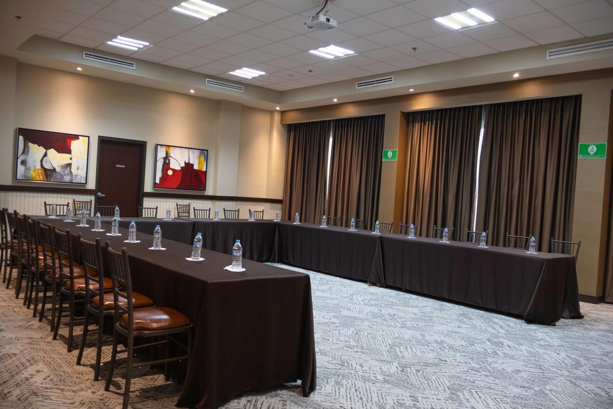 Best Western Premier Monterrey Aeropuerto Apodaca Extérieur photo Meeting room
