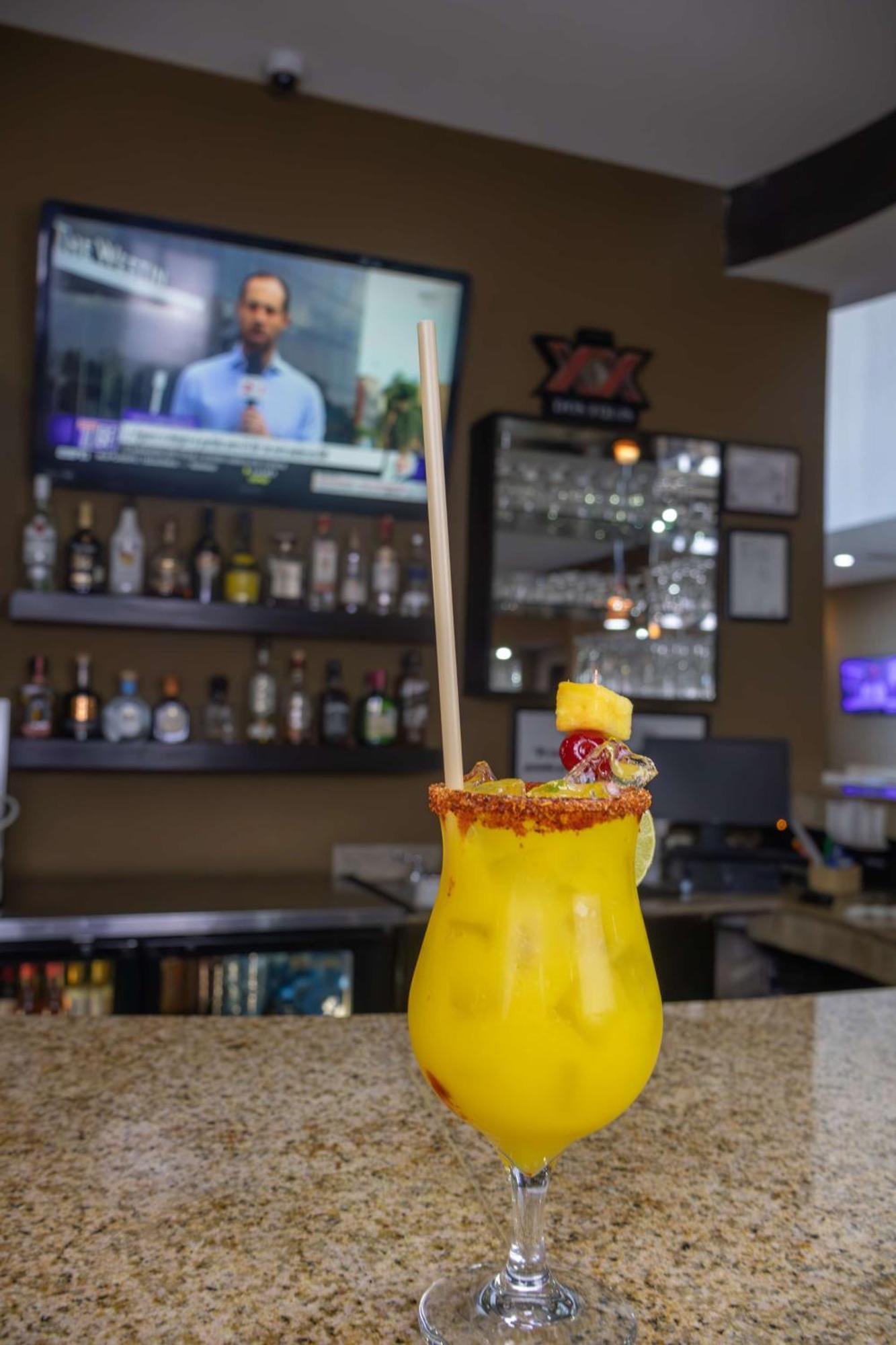 Best Western Premier Monterrey Aeropuerto Apodaca Extérieur photo A mango margarita