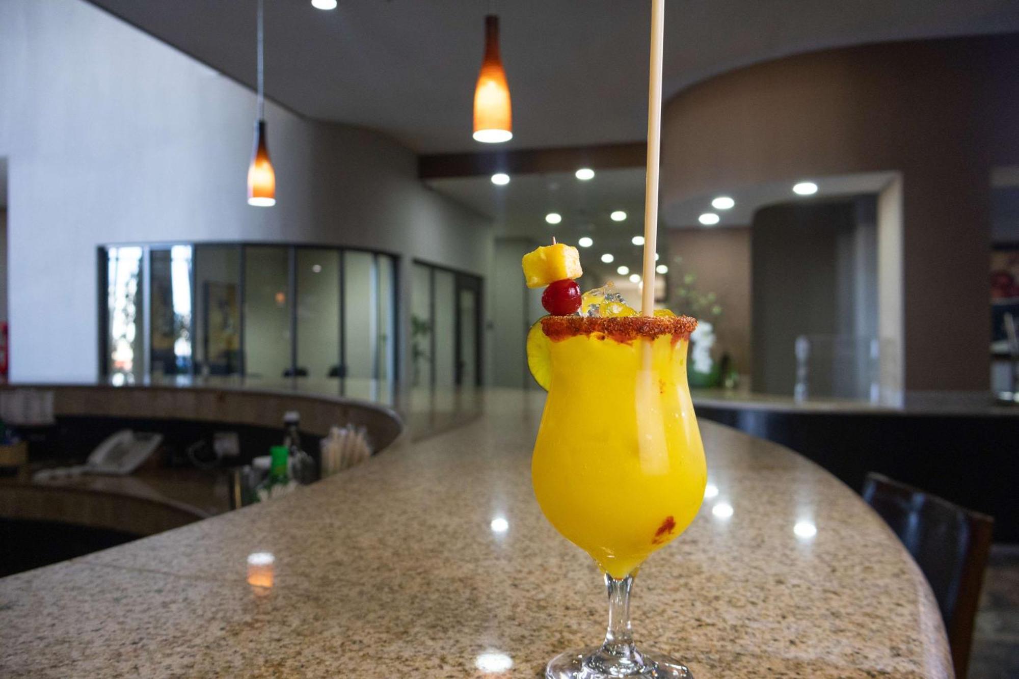 Best Western Premier Monterrey Aeropuerto Apodaca Extérieur photo A mango margarita
