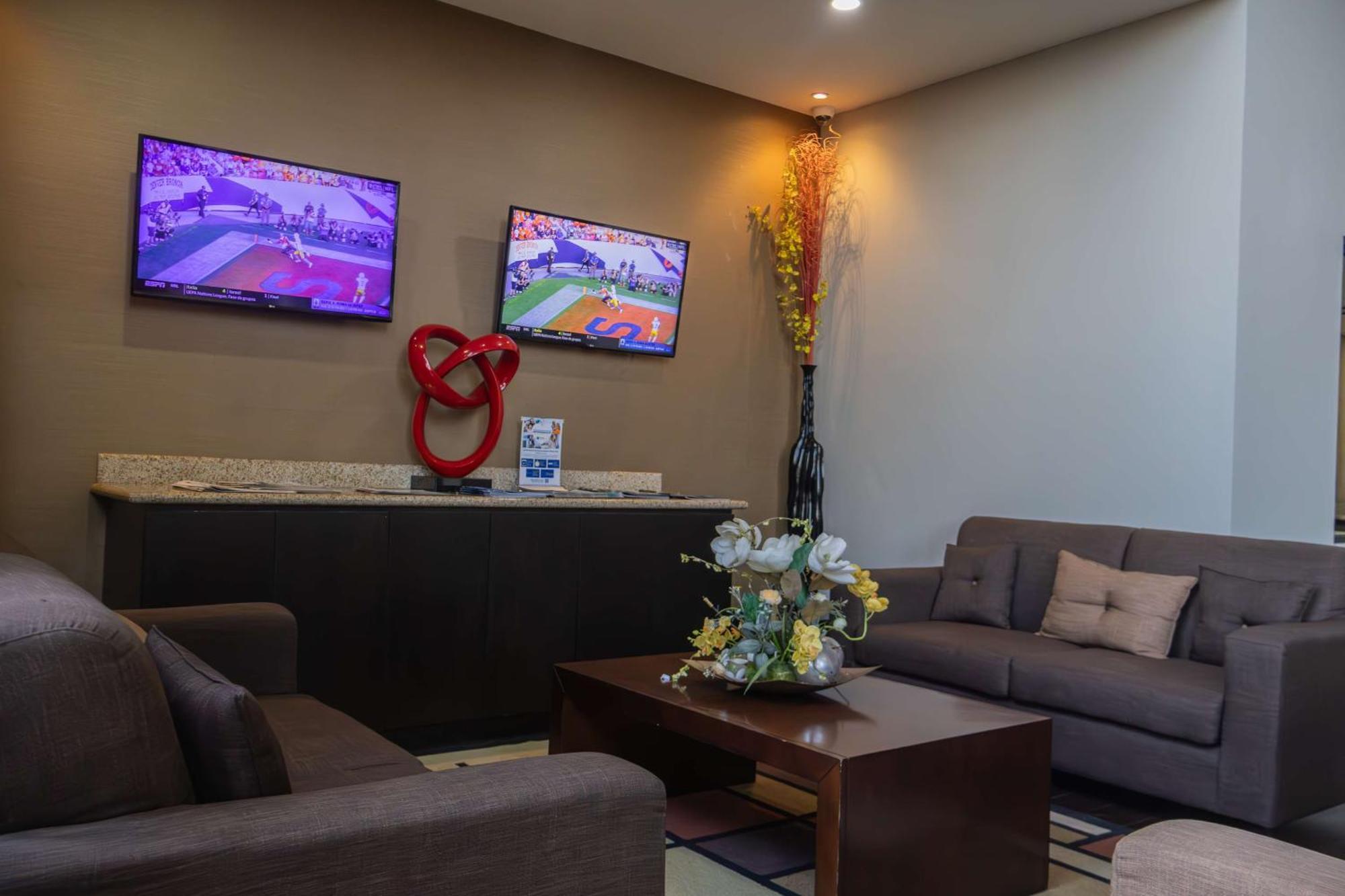 Best Western Premier Monterrey Aeropuerto Apodaca Extérieur photo VIP Lounge at the airport.
